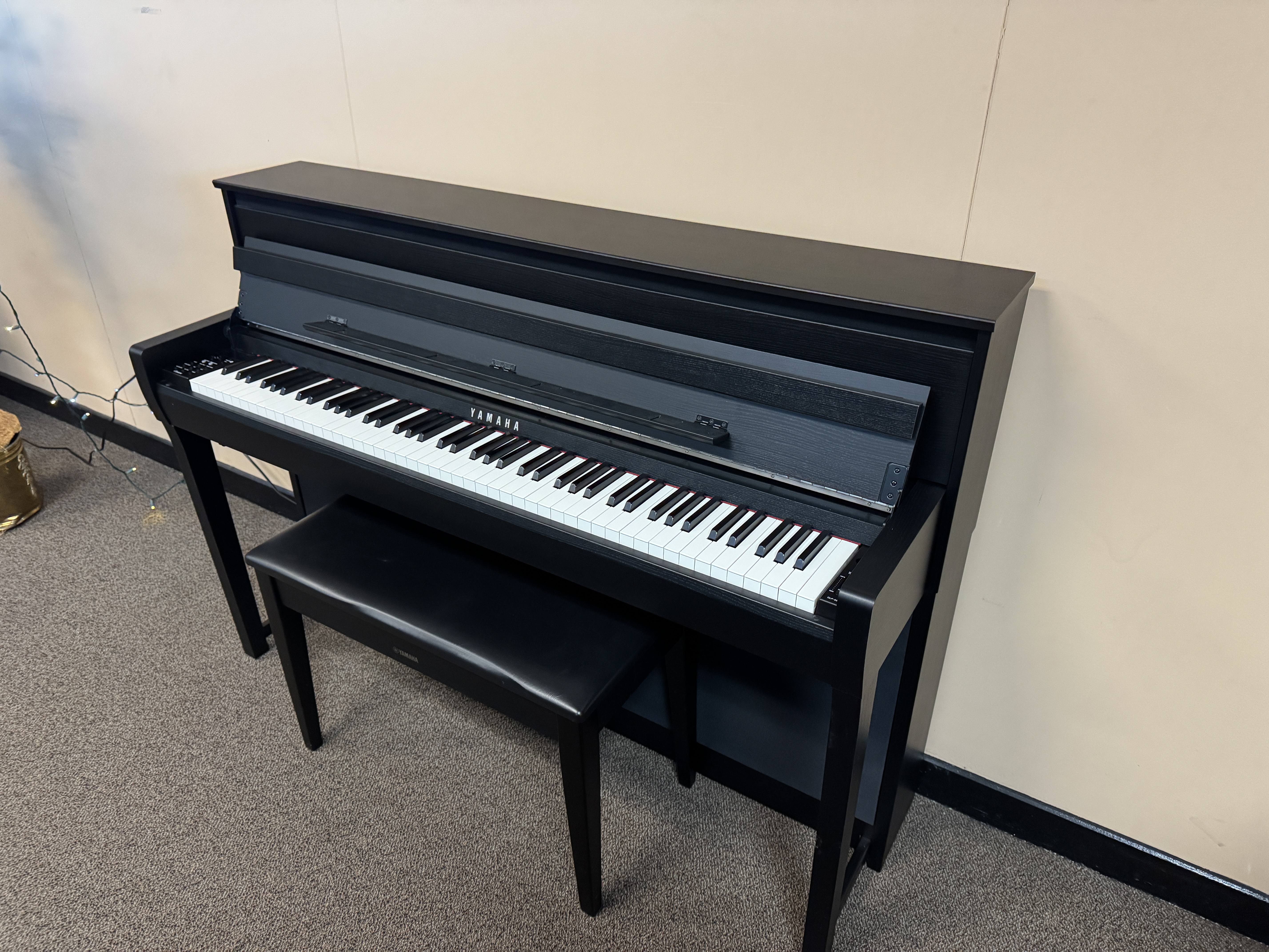 Yamaha CLP-685 Blk Yamaha CLP-685 Blk